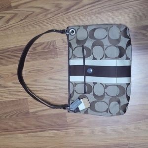 Coach purse medium classic collection Hamptons brown camel tan handbag
